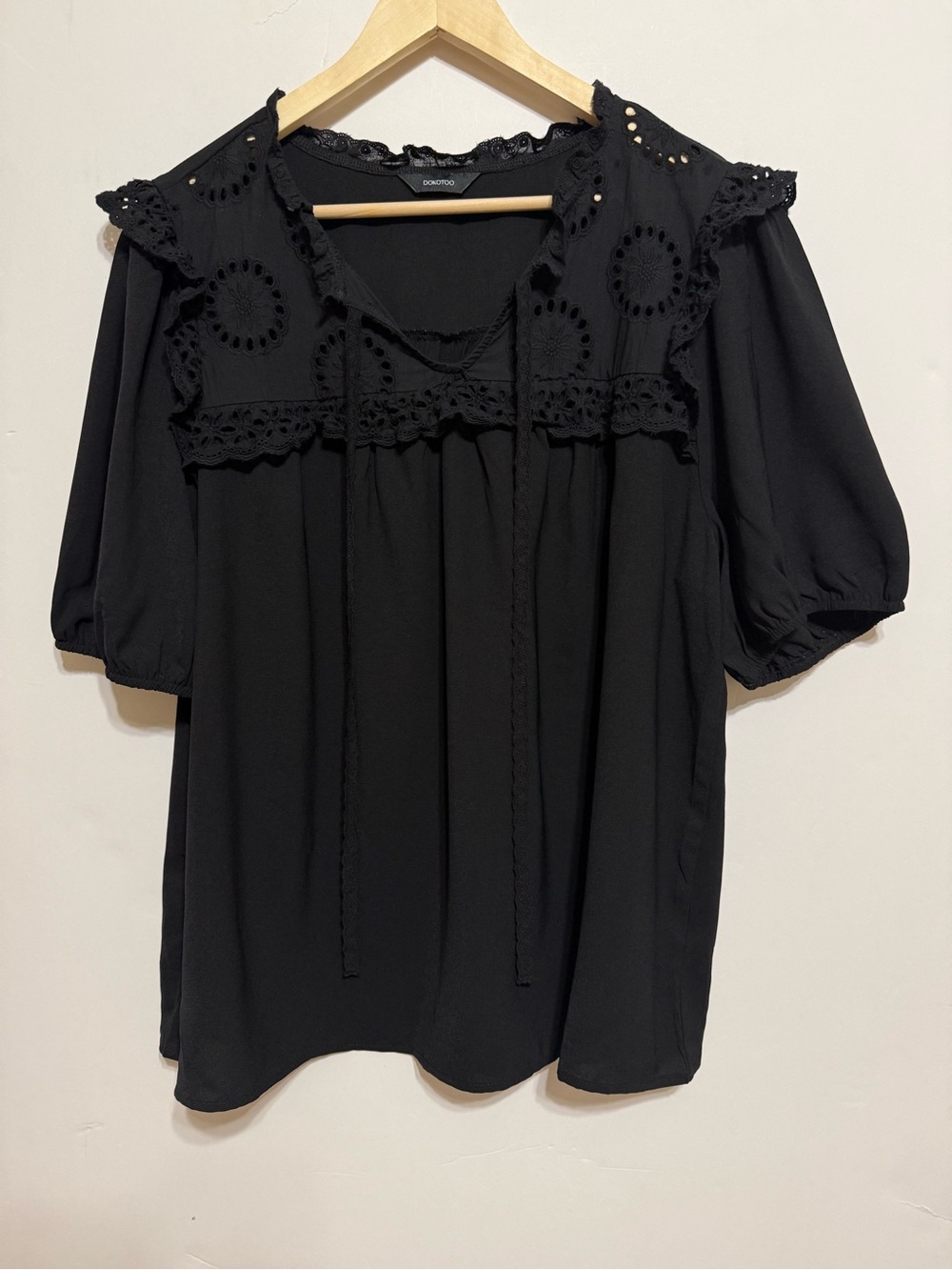 Dokotoo Black loose fit blouse with puffed sleintricate & eyelet yoke